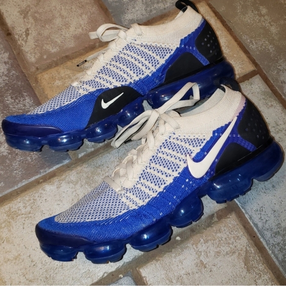 Nike Vapormax 2 Flyknit athletic shoes - Picture 2 of 7